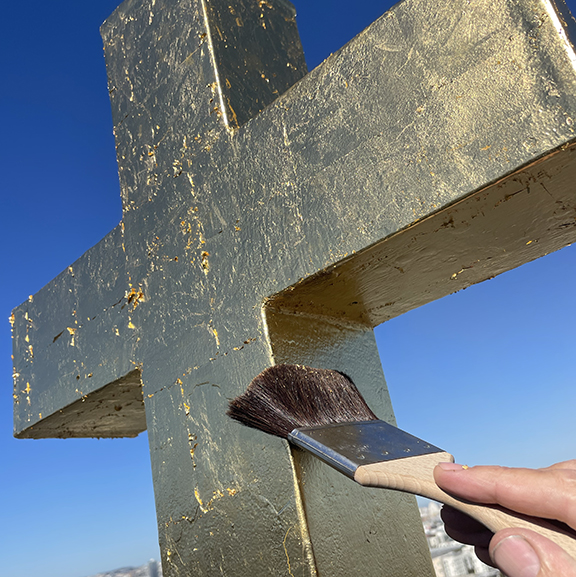 View brushes used for exterior gold-leaf application