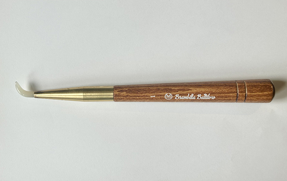 Agate stone burnisher for gold leaf